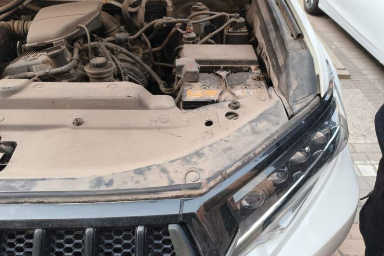 Used Toyota Prado 2010 2.7L Automatic Standard Edition Engine Bay Left