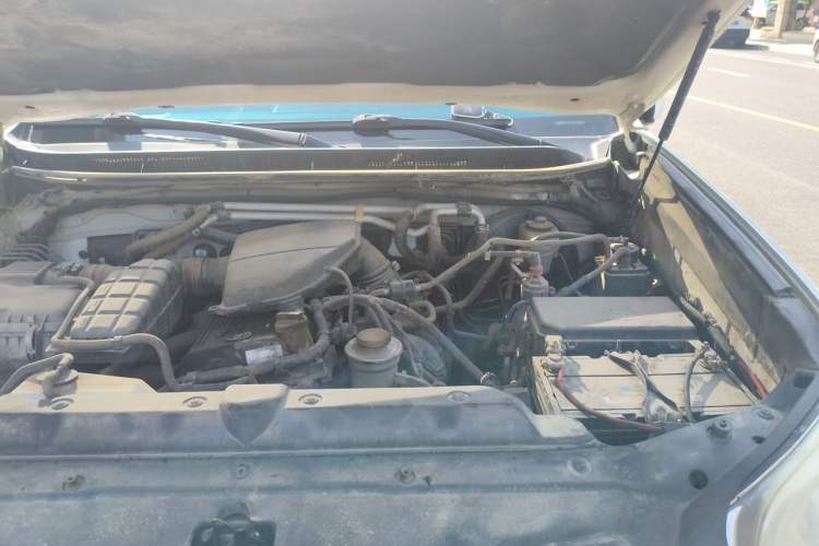 Used Toyota Prado 2010 2.7L Automatic Standard Edition Engine Bay Left