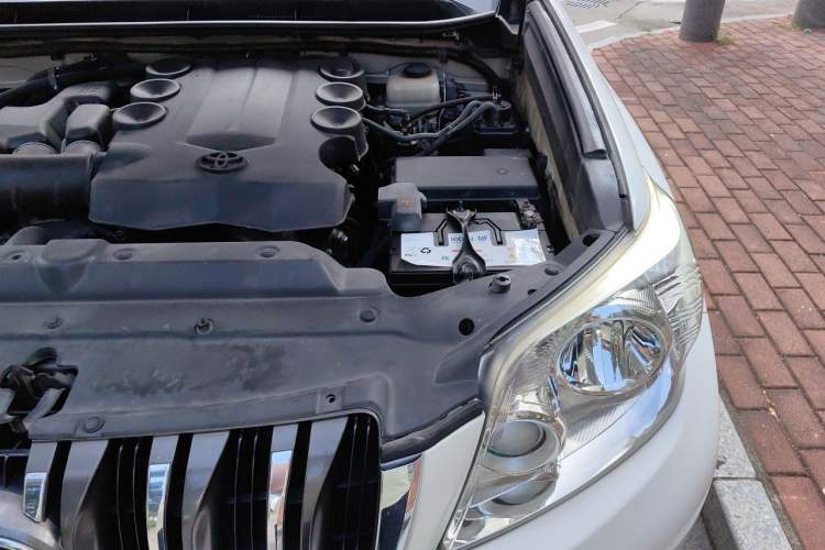 Used Toyota Prado 2010 4.0L Automatic TX-L NAVI Engine Bay Left