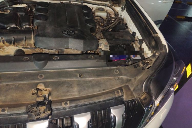 Used Toyota Prado 2010 4.0L Automatic VX Engine Bay Left