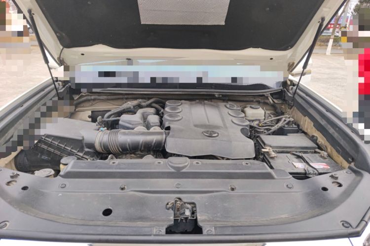 Used Toyota Prado 2010 4.0L Automatic TX-L Engine Bay