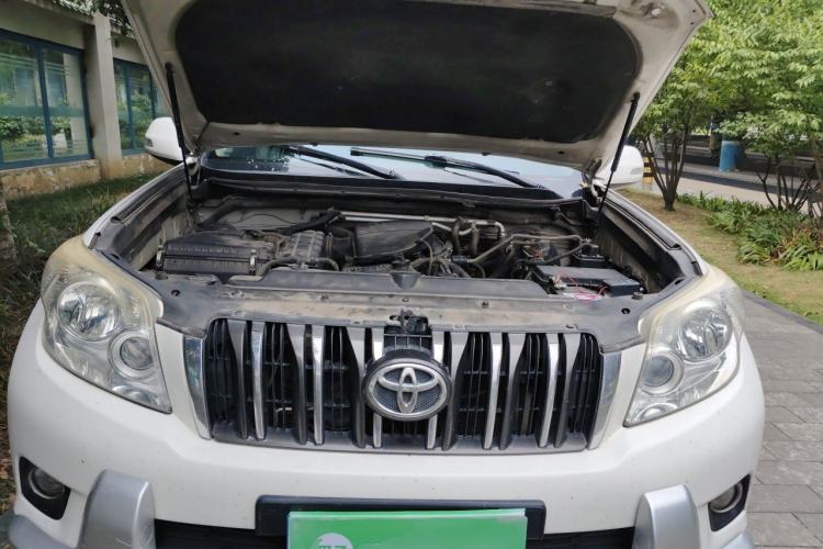 Used Toyota Prado 2010 2.7L Automatic Deluxe Edition Engine Bay