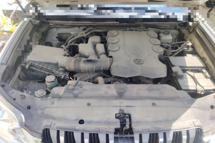 Used Toyota Prado 2010 4.0L Automatic TX-L Engine Bay