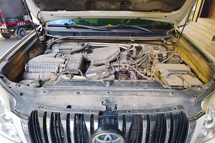 Used Toyota Prado 2010 2.7L Automatic Deluxe Edition Engine Bay