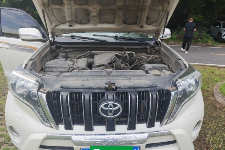 Used Toyota Prado 2010 2.7L Automatic Deluxe Edition Engine Bay