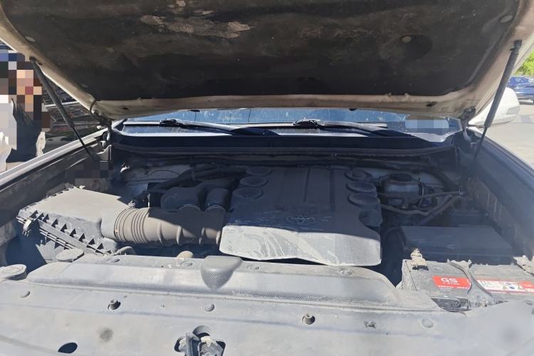 Used Toyota Prado 2010 4.0L Automatic TX-L Engine Bay