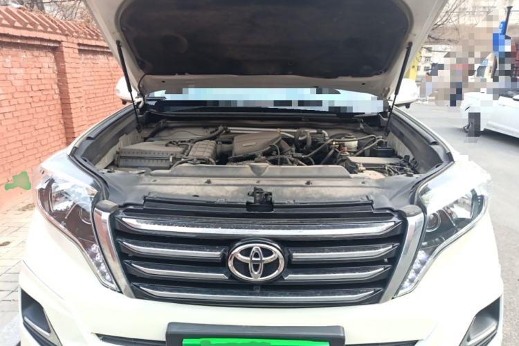Used Toyota Prado  Engine Bay