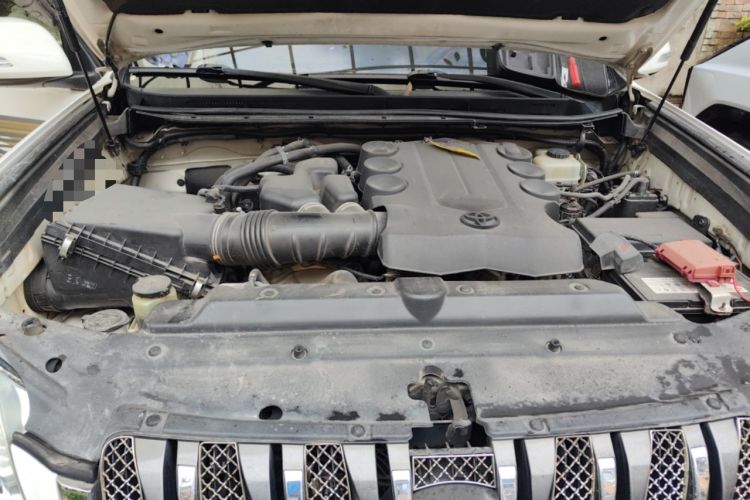 Used Toyota Prado 2010 4.0L Automatic TX-L Engine Bay