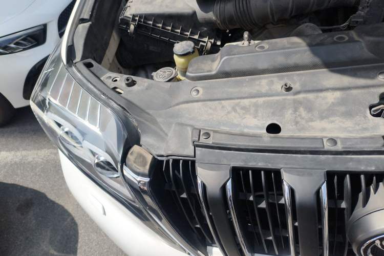 Used Toyota Prado 2010 4.0L Automatic VX NAVI Engine Bay Right