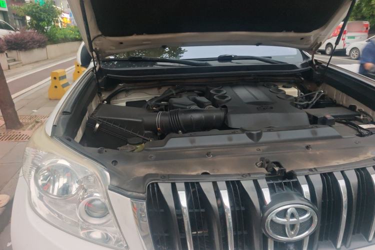 Used Toyota Prado 2010 4.0L Automatic TX Engine Bay Right