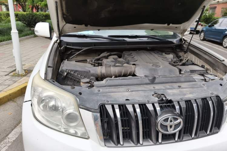 Used Toyota Prado 2010 4.0L Automatic TX-L Engine Bay Right