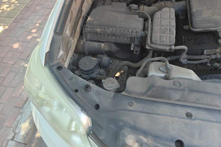 Used Toyota Prado 2010 2.7L Automatic Deluxe Edition Engine Bay Right