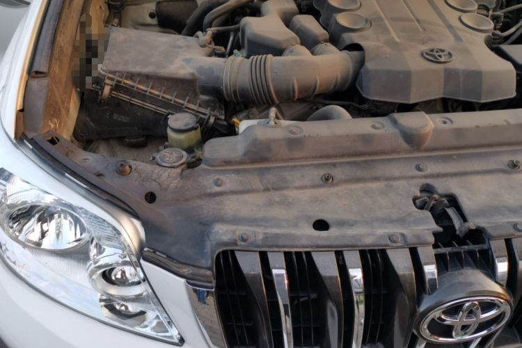 Used Toyota Prado 2010 4.0L Automatic TX-L Engine Bay Right