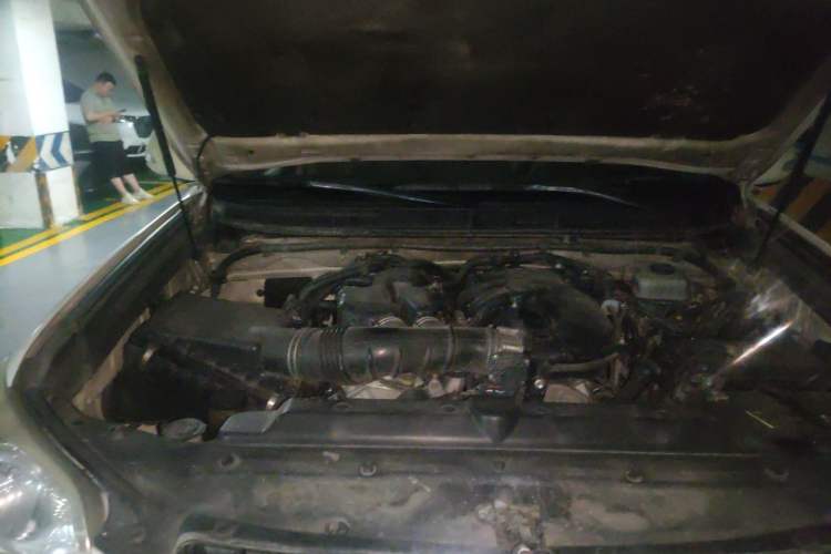 Used Toyota Prado 2010 4.0L Automatic TX-L Engine Bay Right