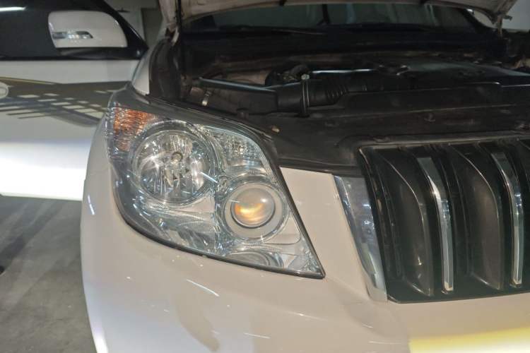 Used Toyota Prado 2010 4.0L Automatic TX-L Engine Bay Right