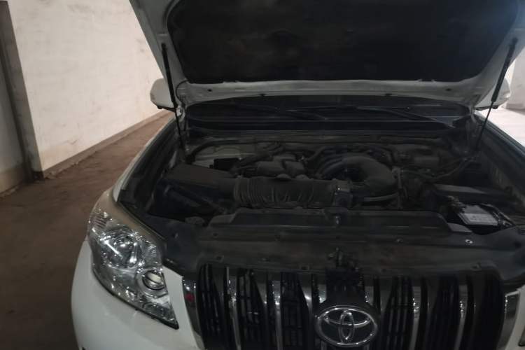 Used Toyota Prado 2010 4.0L Automatic TX-L Engine Bay Right