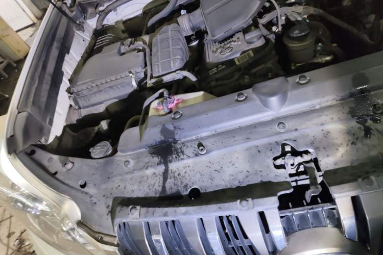 Used Toyota Prado 2010 2.7L Automatic Deluxe Edition Engine Bay Right