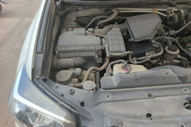 Used Toyota Prado 2010 2.7L Automatic Deluxe Edition Engine Bay Right