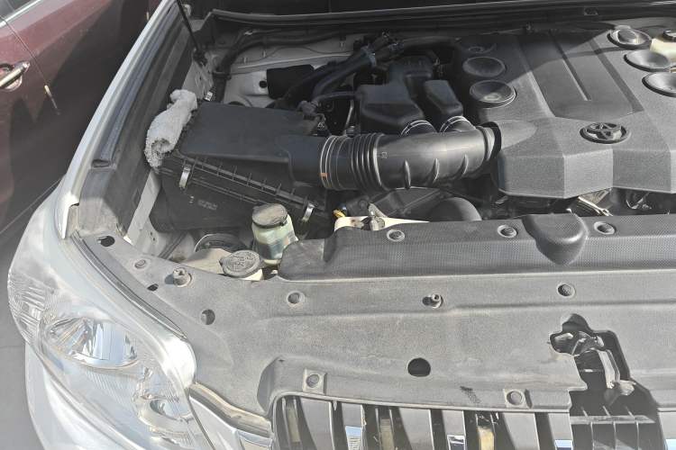 Used Toyota Prado 2010 4.0L Automatic TX-L Engine Bay Right