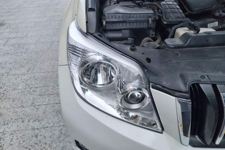 Used Toyota Prado 2010 2.7L Automatic Standard Edition Engine Bay Right