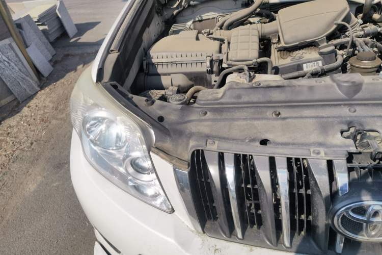 Used Toyota Prado 2010 2.7L Automatic Standard Edition Engine Bay Right