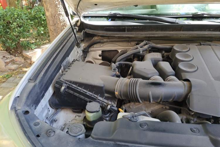 Used Toyota Prado 2010 4.0L Automatic TX-L Engine Bay Right