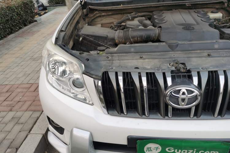 Used Toyota Prado 2010 4.0L Automatic TX-L Engine Bay Right