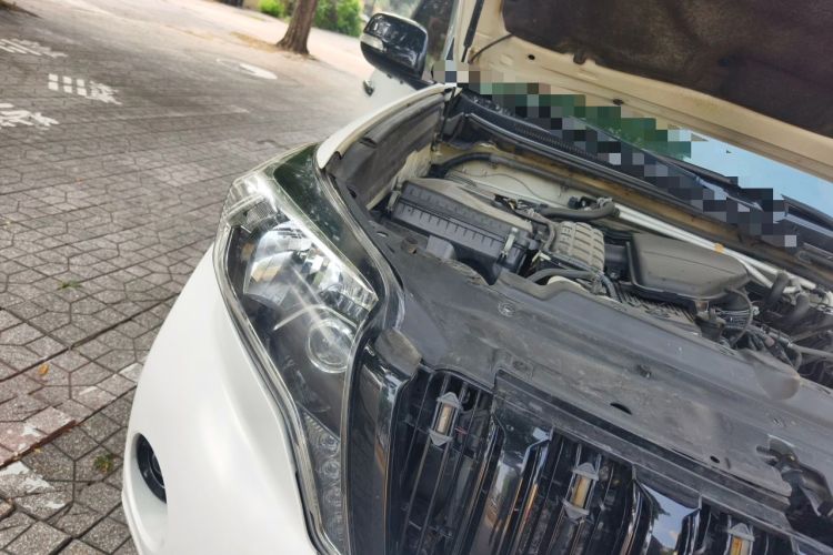Used Toyota Prado 2010 2.7L Automatic Standard Edition Engine Bay Right