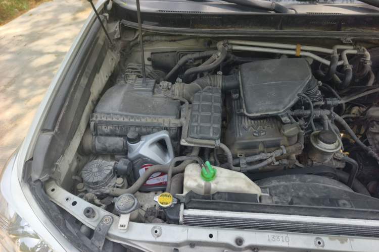 Used Toyota Prado 2010 2.7L Automatic Deluxe Edition Engine Bay Right
