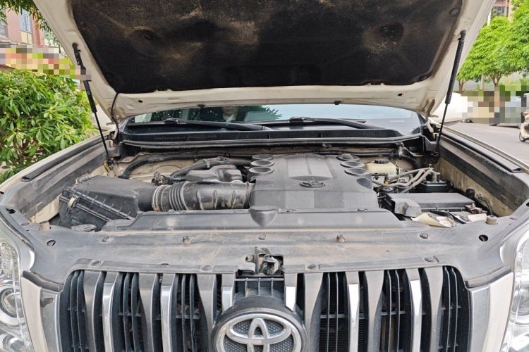 Used Toyota Prado 2010 4.0L Automatic TX-L Engine Bay