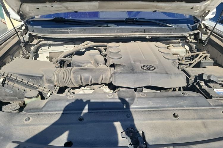 Used Toyota Prado 2010 4.0L Automatic TX-L Engine Bay