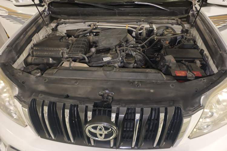 Used Toyota Prado 2010 2.7L Automatic Deluxe Edition Engine Bay