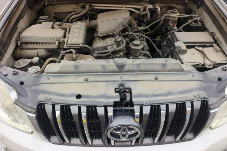 Used Toyota Prado 2010 2.7L Automatic Deluxe Edition Engine Bay