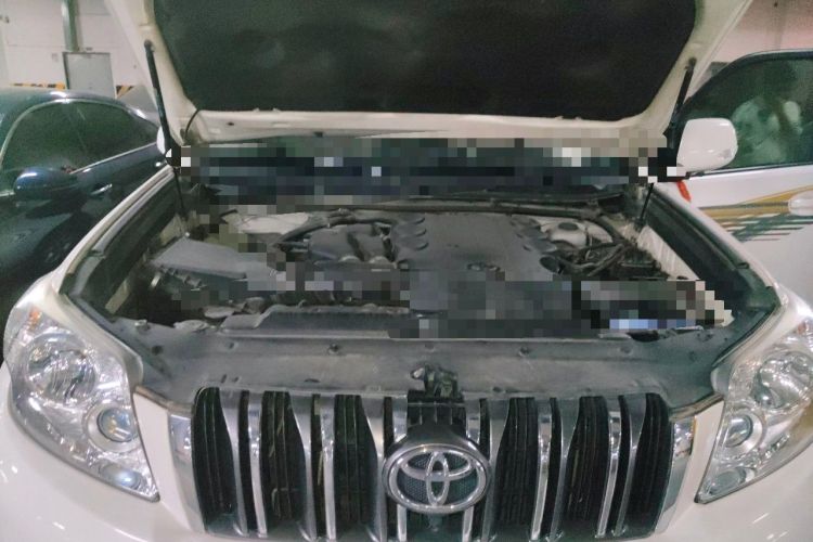 Used Toyota Prado 2010 4.0L Automatic TX Engine Bay