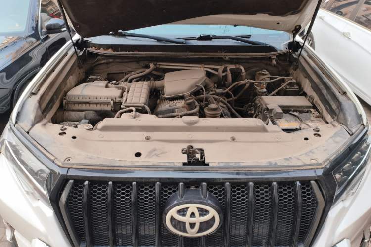 Used Toyota Prado 2010 2.7L Automatic Standard Edition Engine Bay