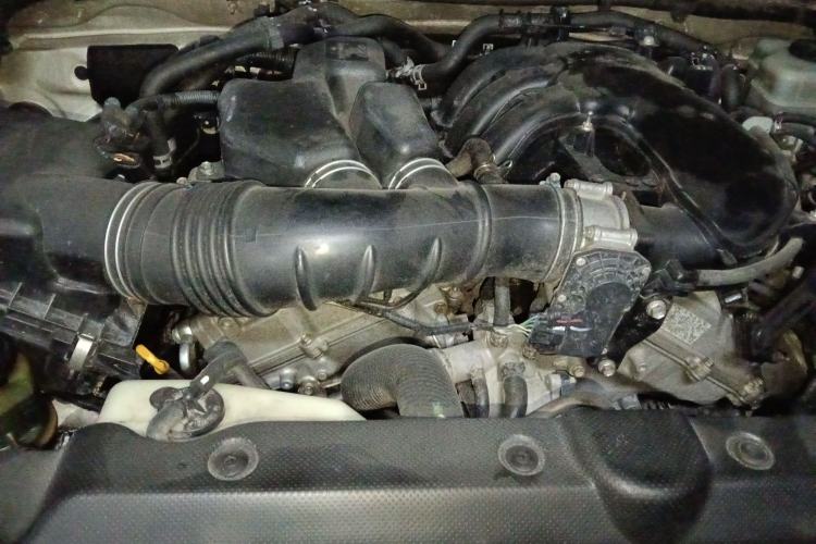 Used Toyota Prado 2010 4.0L Automatic TX-L Engine Bay