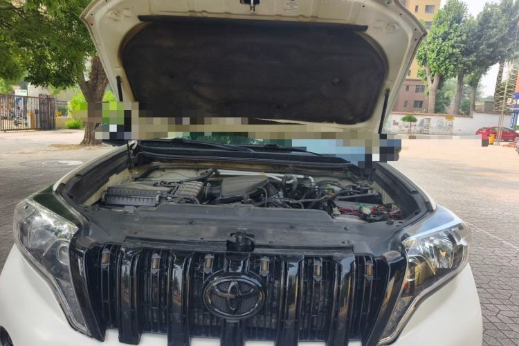Used Toyota Prado 2010 2.7L Automatic Standard Edition Engine Bay
