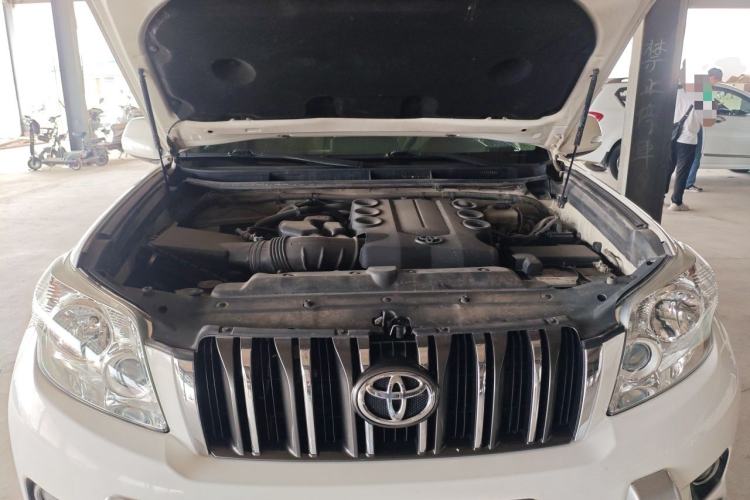 Used Toyota Prado 2010 4.0L Automatic TX-L Engine Bay