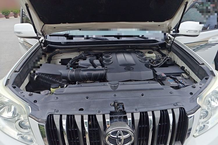 Used Toyota Prado 2010 4.0L Automatic TX-L Engine Bay