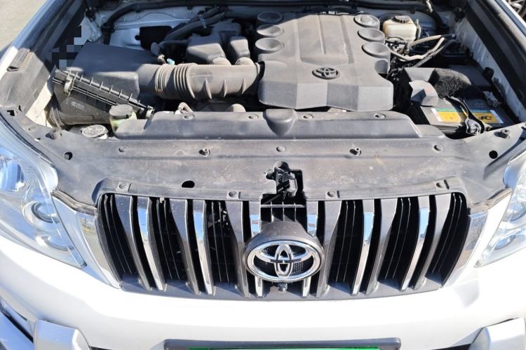 Used Toyota Prado 2010 4.0L Automatic TX-L Engine Bay