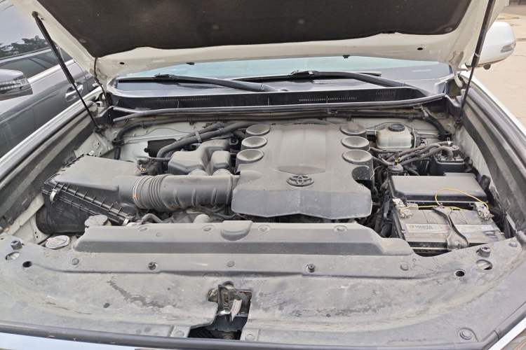 Used Toyota Prado 2010 4.0L Automatic VX Engine Bay