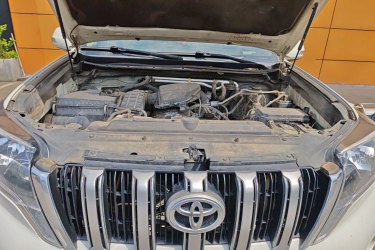 Used Toyota Prado 2010 2.7L Automatic Deluxe Edition Engine Bay