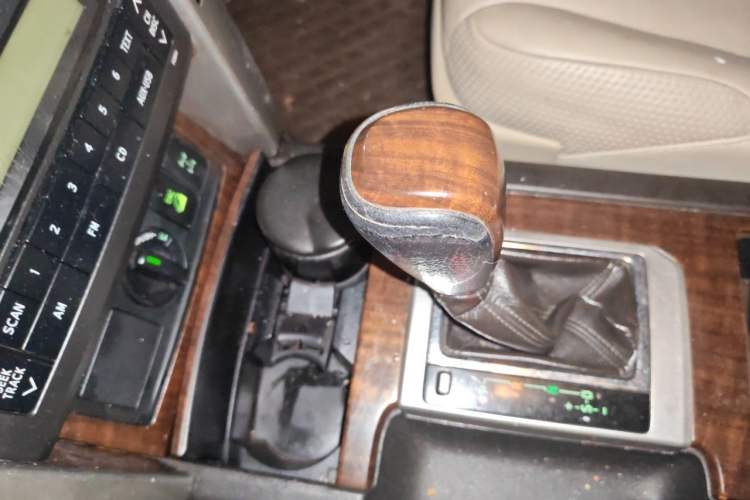 Used Toyota Prado 2010 4.0L Automatic VX Gear Lever