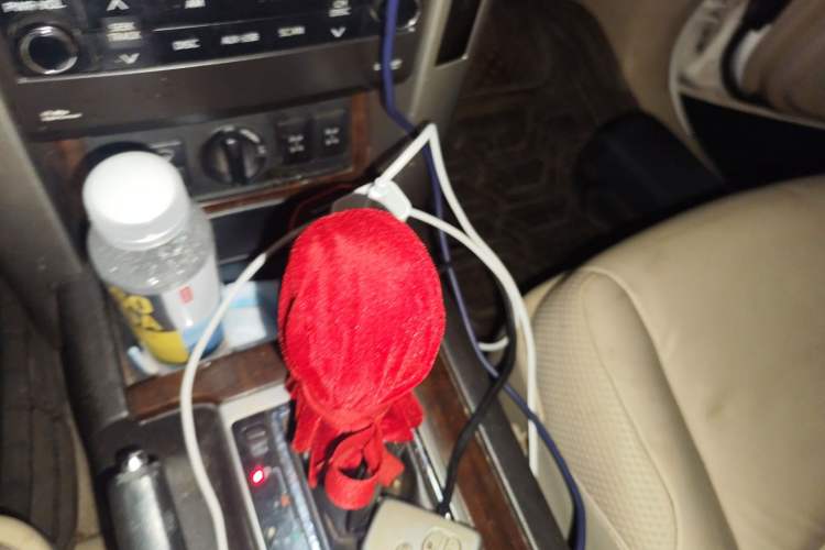 Used Toyota Prado 2010 4.0L Automatic VX Gear Lever