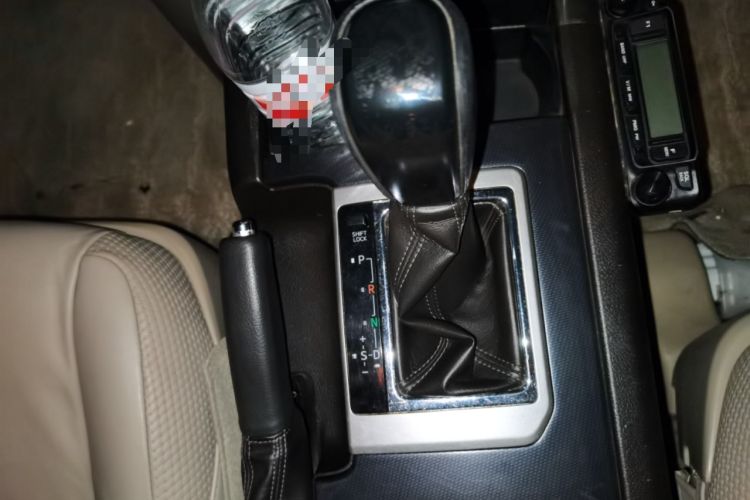 Used Toyota Prado 2010 4.0L Automatic TX-L Gear Lever