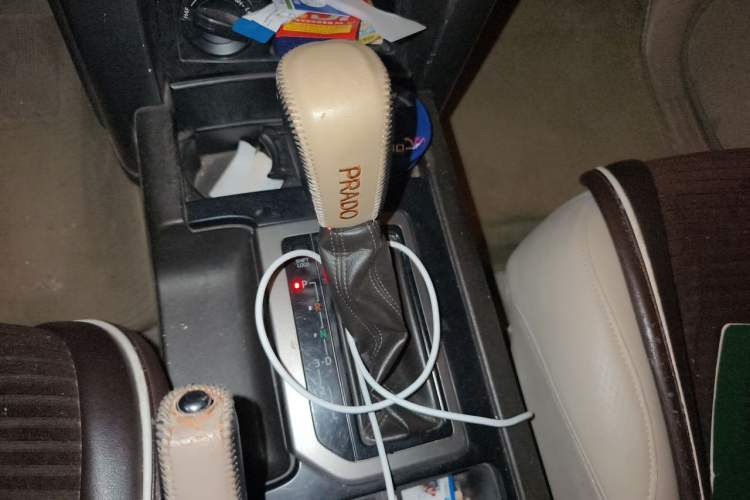 Used Toyota Prado 2010 2.7L Automatic Standard Edition Gear Lever