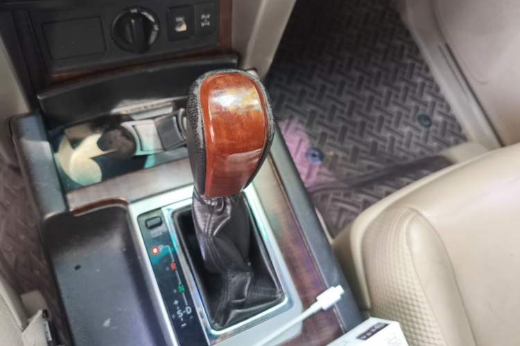 Used Toyota Prado 2010 4.0L Automatic VX Gear Lever