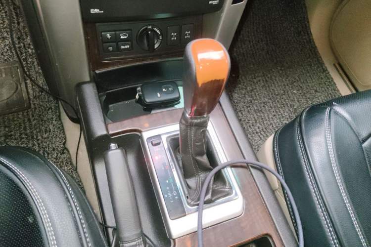 Used Toyota Prado 2010 4.0L Automatic VX NAVI Gear Lever