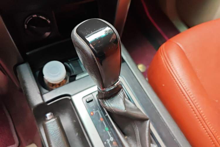 Used Toyota Prado 2010 2.7L Automatic Standard Edition Gear Lever