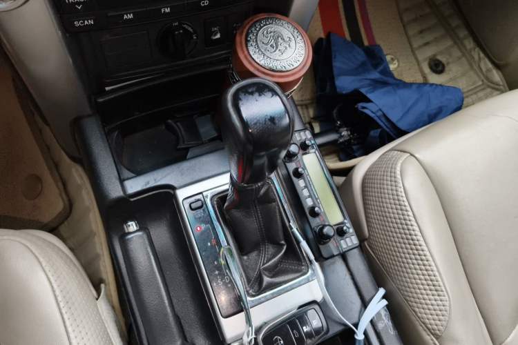 Used Toyota Prado 2010 4.0L Automatic TX-L Gear Lever